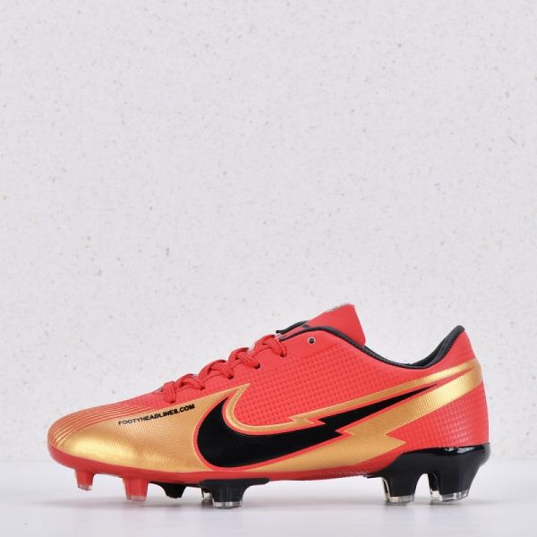 Nike Red boots art s779-2