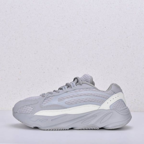 Adidas Yeezy Boost 700 sneakers art 2580